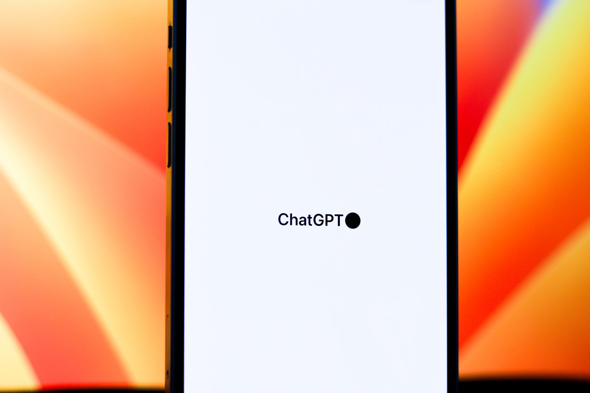 Tela de celular com inteligência artificial usada para qualificar leads no WhatsApp