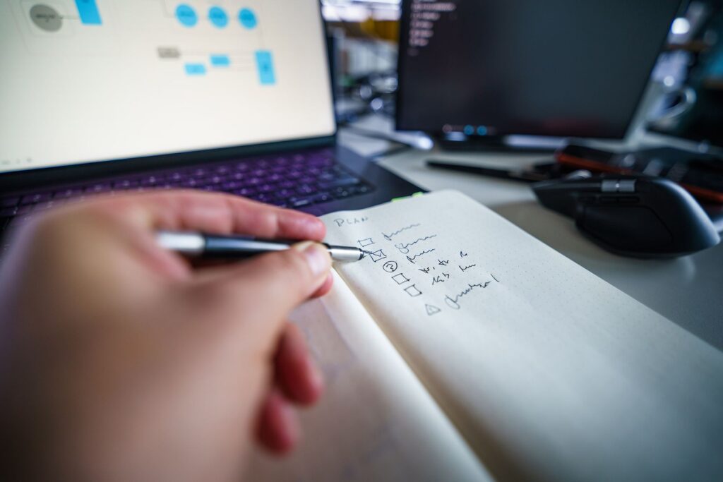 svg+xml;charset=utf em Zappy - ChatBot e Inteligência Artificial no WhatsApp API Oficial Como treinar a IA do atendimento no WhatsApp e Instagram: checklist anotado em caderno