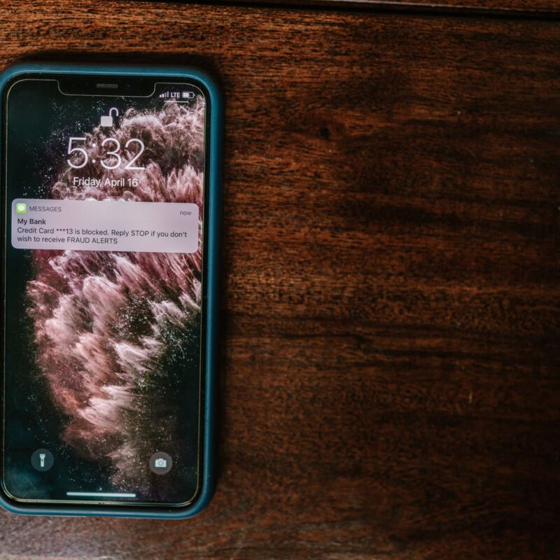 Aviso de WhatsApp bloqueado por spam recebido no celular